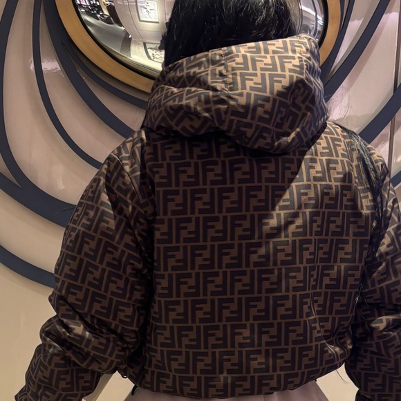 Fendi crop reversible puffer jacket - Picture 3 of 6